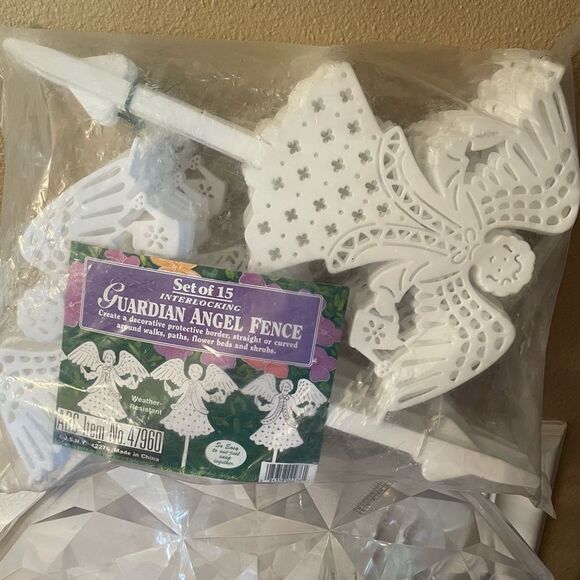 Guardian Angel Fence 15 Interlocking Angels - Picture 1 of 11